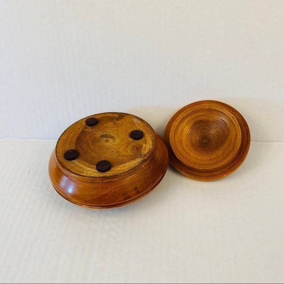 Wooden trinket dish with lid two tone foliage leaves - Picture 9 of 11